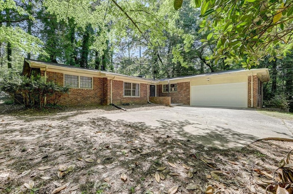 3929 Safari Ct, Stone Mountain, GA 30083