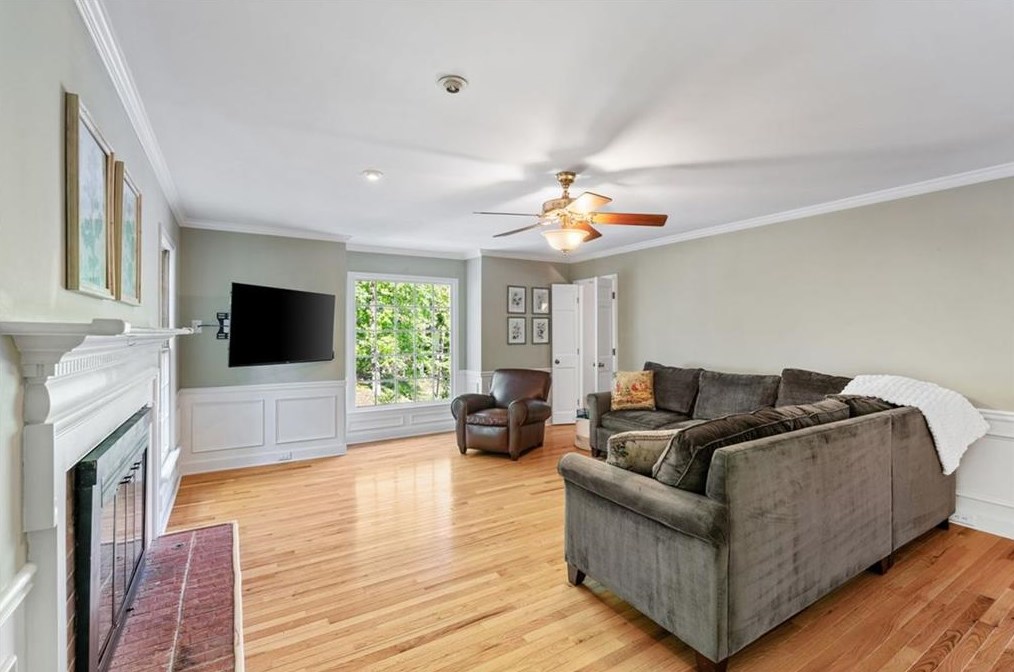 210 Sandtrap Way, Roswell GA  30076-3522 exterior