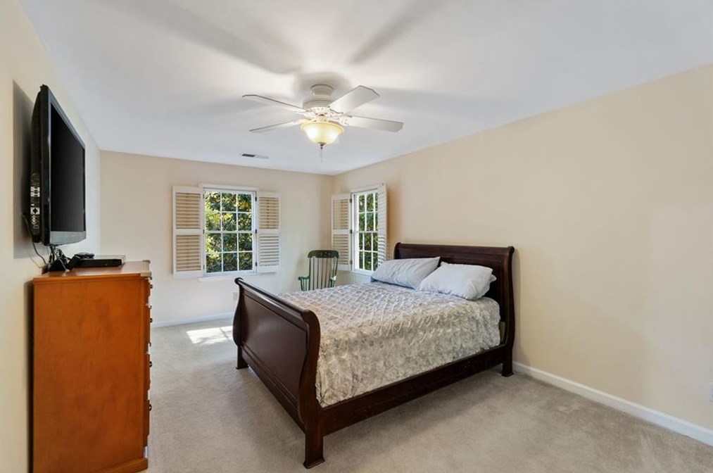 210 Sandtrap Way, Roswell GA  30076-3522 exterior