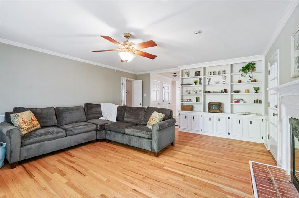 210 Sandtrap Way, Roswell GA  30076-3522 exterior