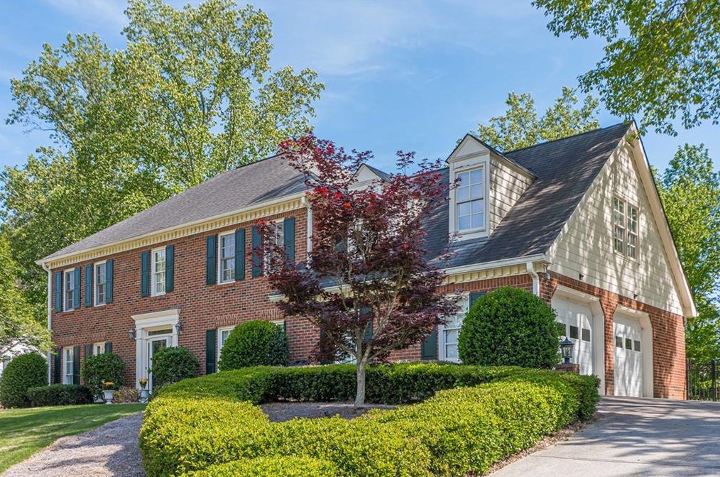 4677 Glenforest Dr, Roswell, GA 30075-1914