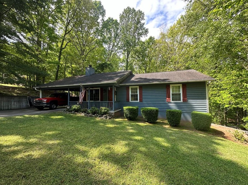 2667 Tammi Ln, Gainesville, GA 30506-1111