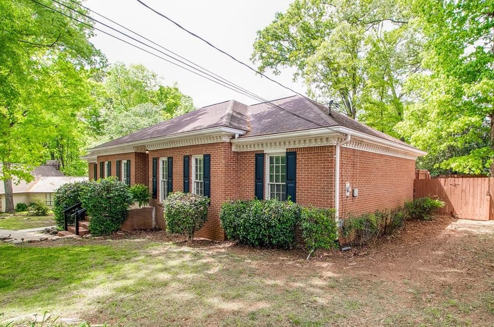 1561 Water Oak Ct, Suwanee, GA 30024-2078