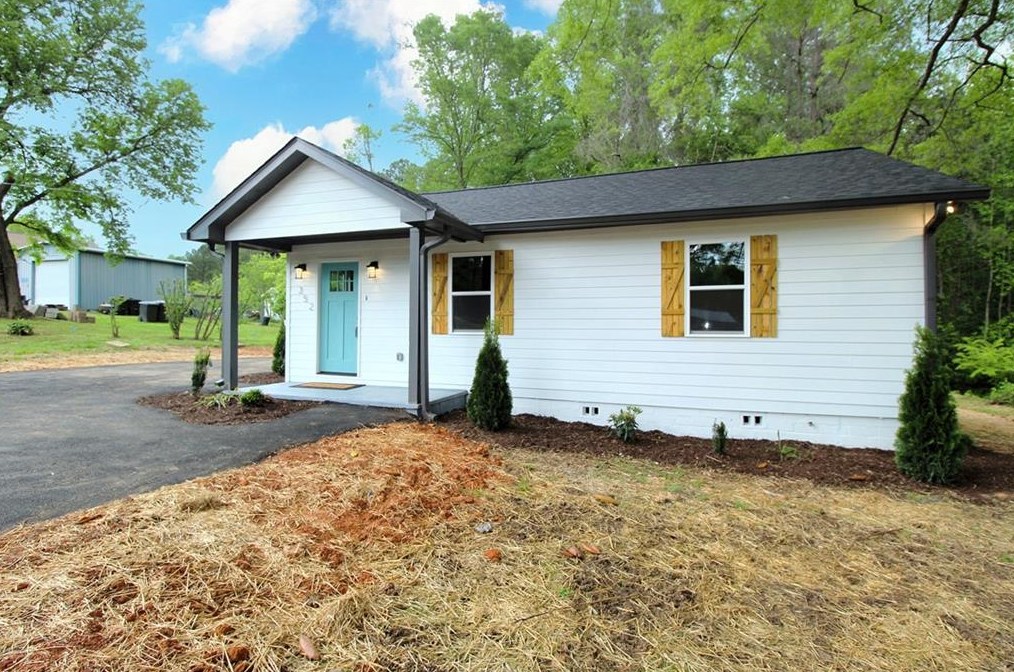 352 Burnt Hickory Rd, Douglasville, GA 30134-4113