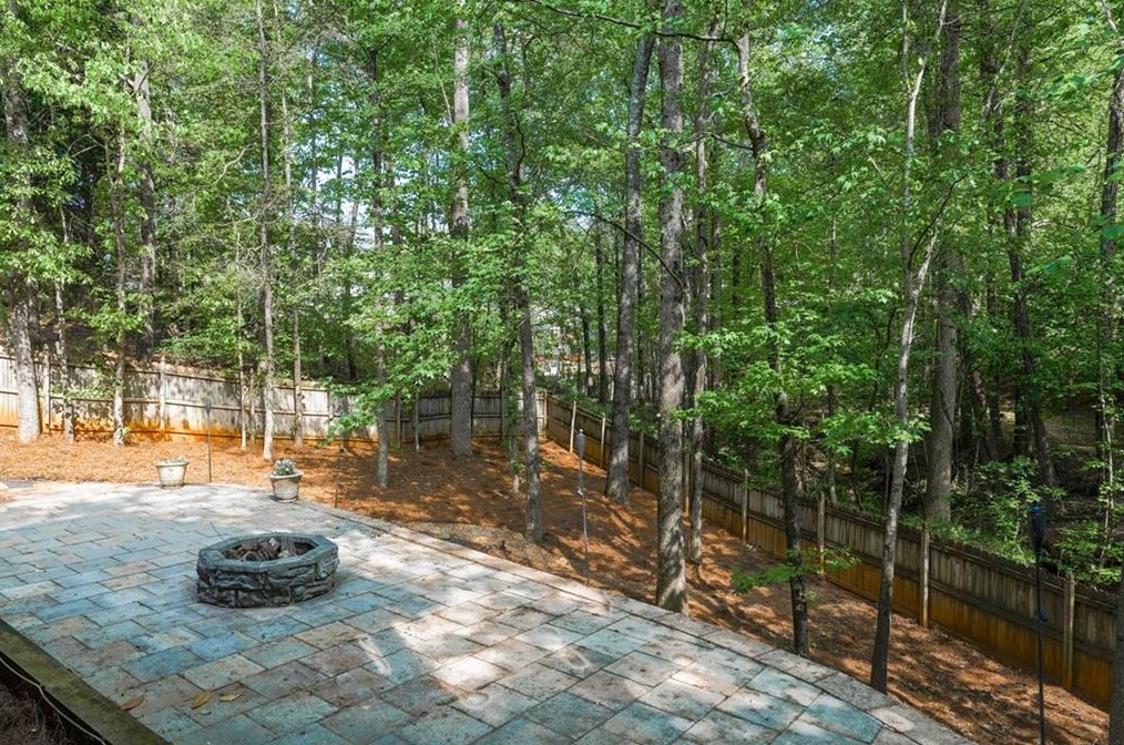 437 Rhodes House Dr, Suwanee GA  30024-6471 exterior
