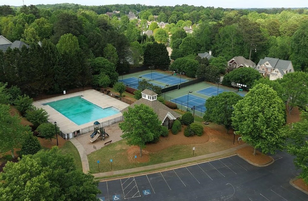 437 Rhodes House Dr, Suwanee GA  30024-6471 exterior