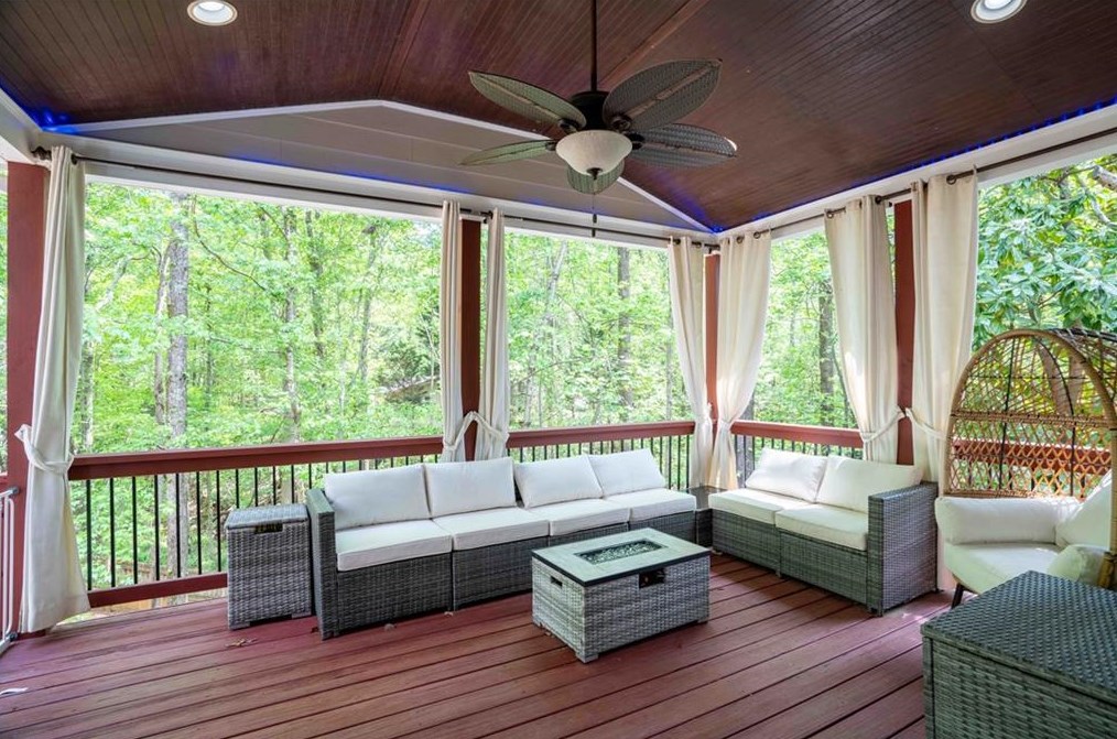 437 Rhodes House Dr, Suwanee GA  30024-6471 exterior