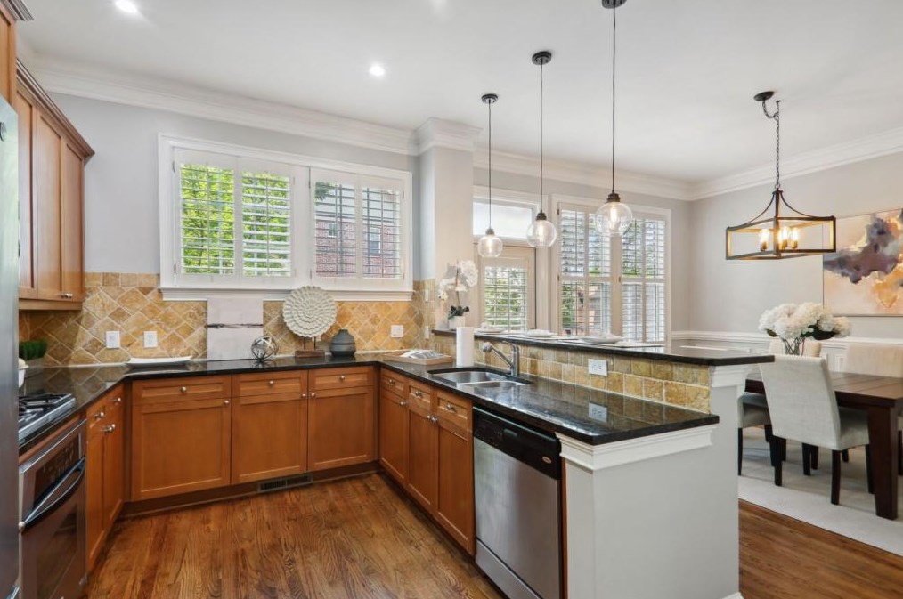 3613 Ashford Creek Dr, Atlanta GA  30319-5053 exterior
