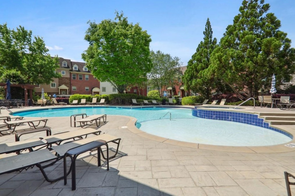 3613 Ashford Creek Dr, Atlanta GA  30319-5053 exterior