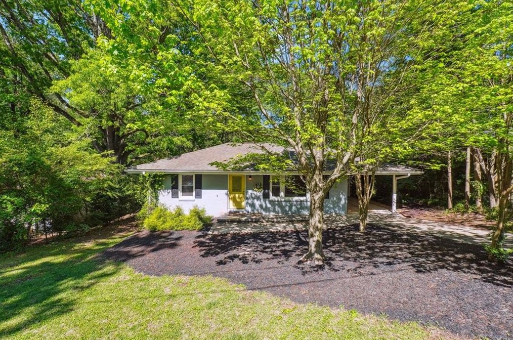 192 Scott Dr, Marietta, GA 30067-7586