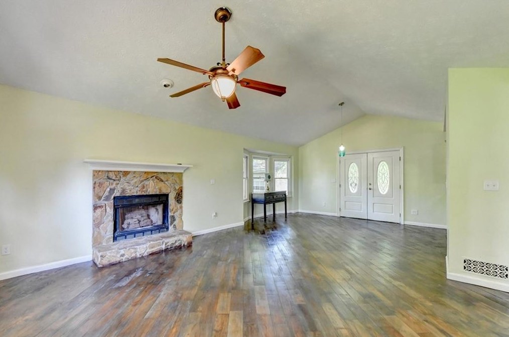 155 Hollyberry Dr, Dallas GA 30157-6110 exterior