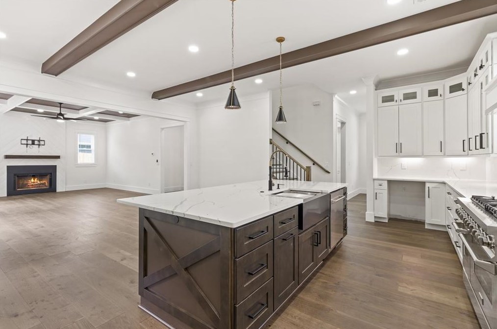 346 Crestview Cir, Roswell GA  30075-3823 exterior