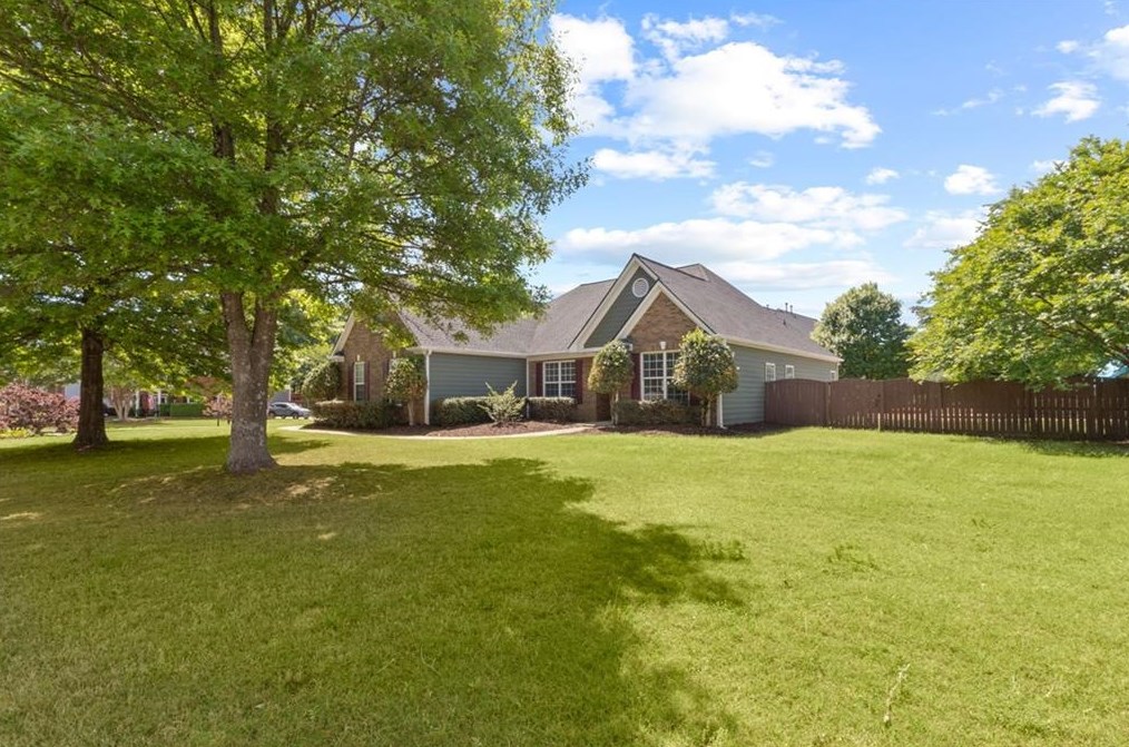 823 Wolfbane Tr, Dacula, GA 30019