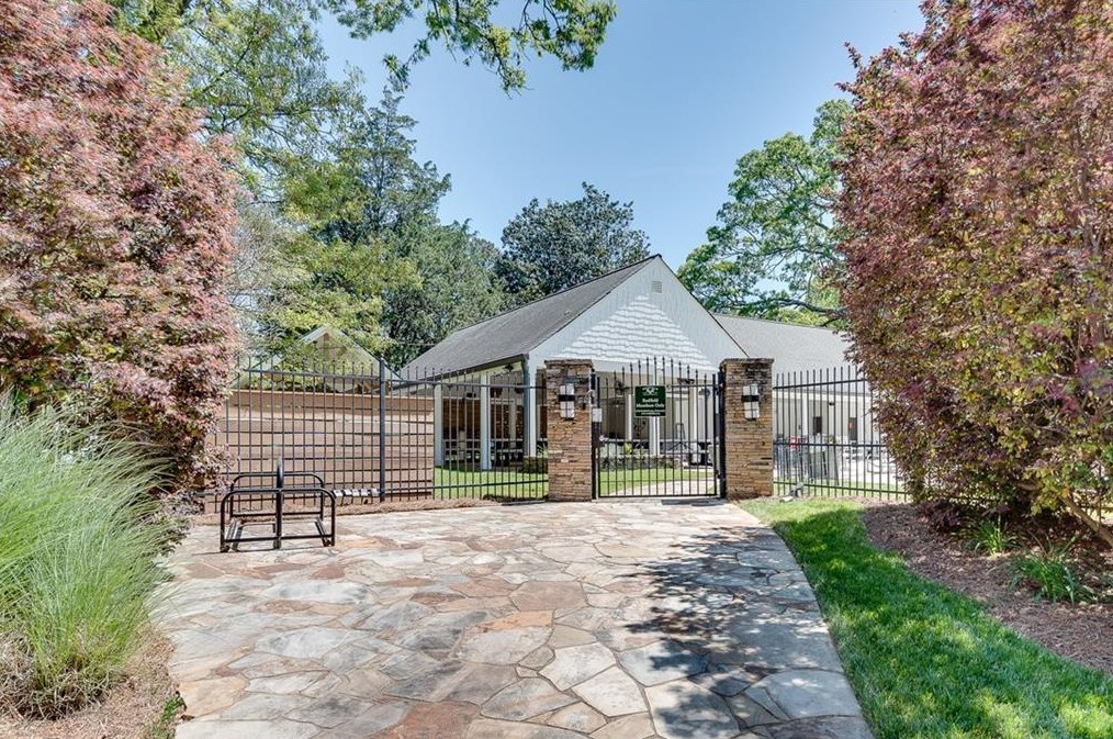 5276 Redfield Rd, Atlanta GA 30338-3722 exterior