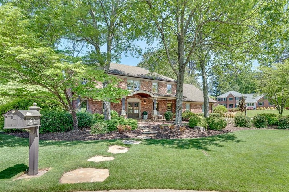 5276 Redfield Rd, Atlanta GA 30338-3722 exterior