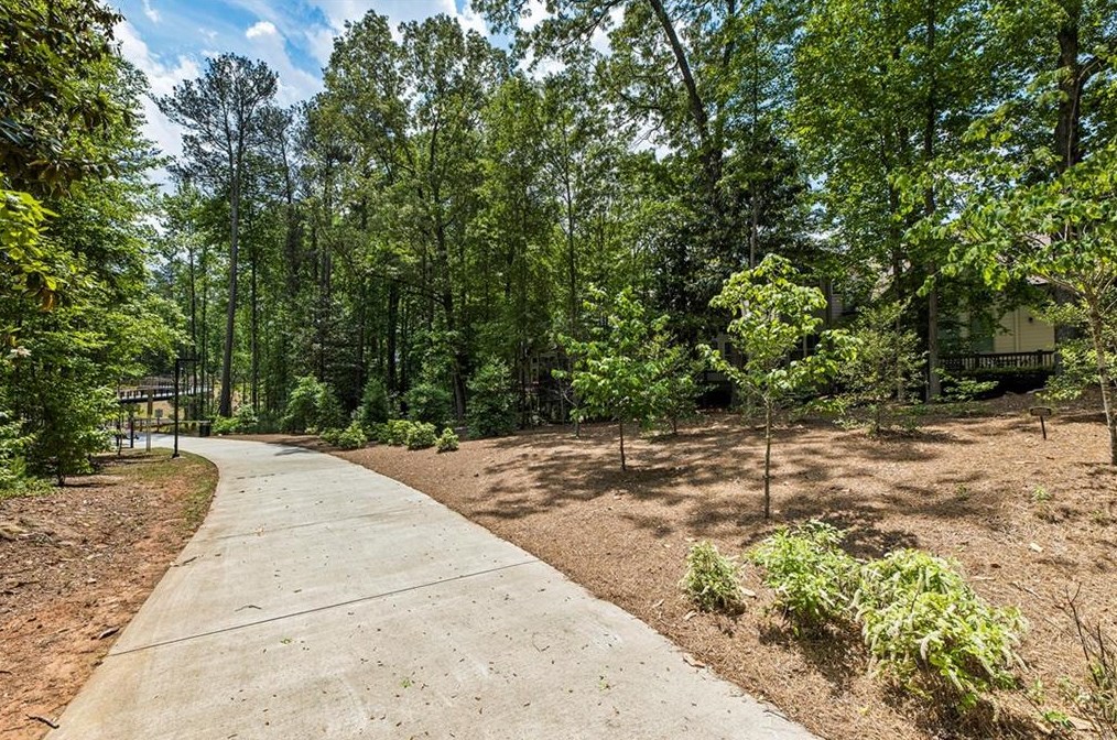 712 Nottaway Ln, Alpharetta GA 30009-2287 exterior