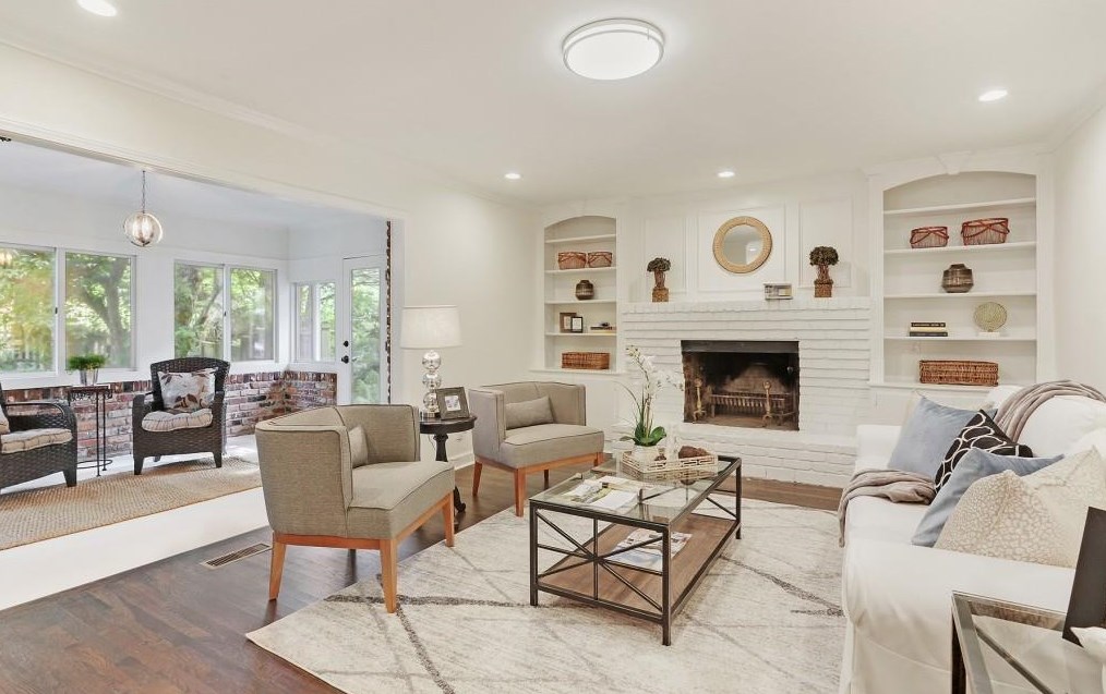 1040 Carter Dr, Atlanta GA  30319-1052 exterior