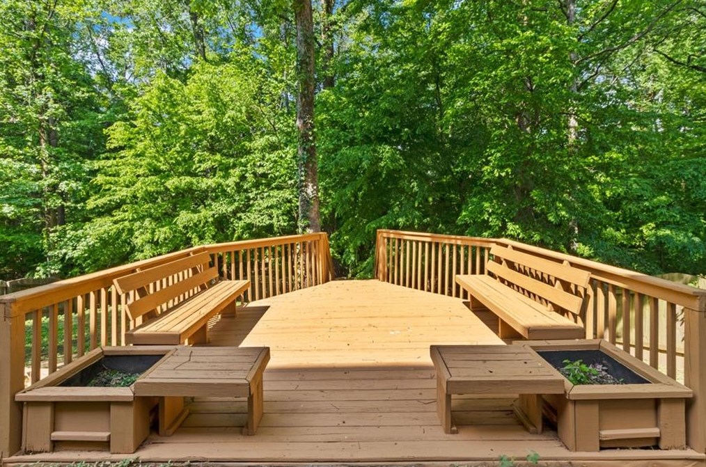 11115 Glenbarr Dr, Duluth GA 30097-7898 exterior