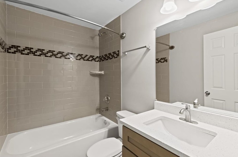 11115 Glenbarr Dr, Duluth GA 30097-7898 exterior