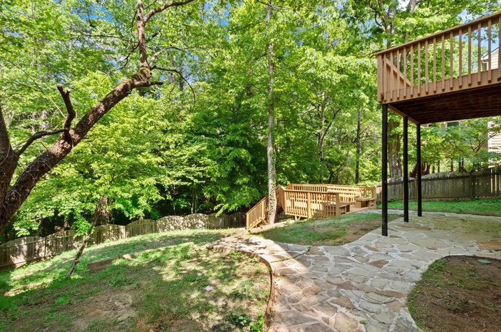 11115 Glenbarr Dr, Duluth GA 30097-7898 exterior