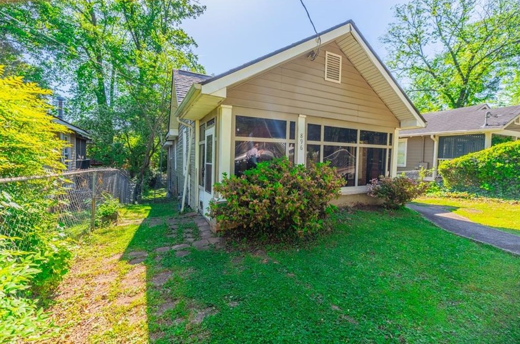 896 Marion Ave, Atlanta GA  30312-3656 exterior