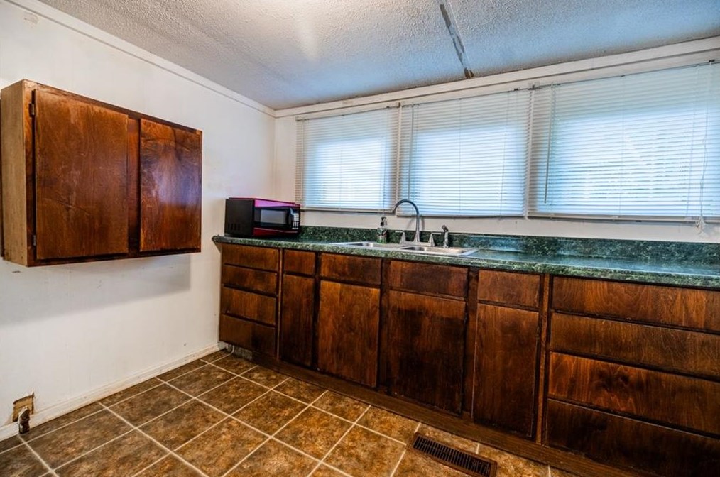 896 Marion Ave, Atlanta GA  30312-3632 exterior