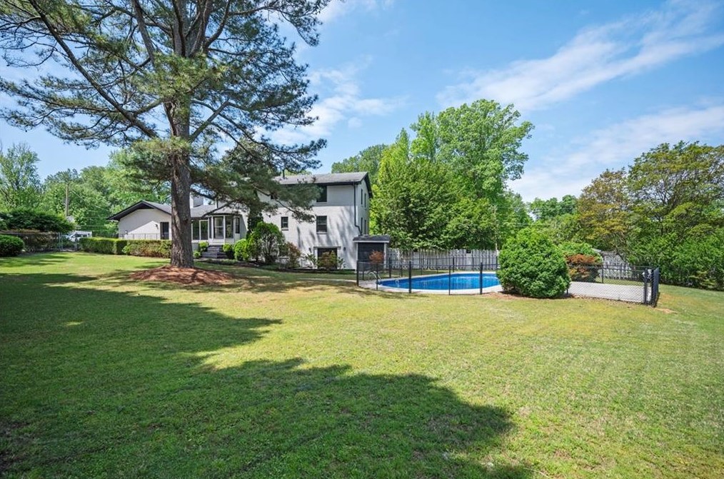 3811 White Hvn Dr, Smyrna GA 30082-3635 exterior