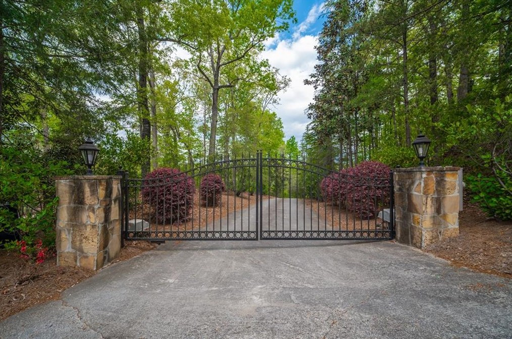 105 Stonecliff Cove Dr, Dawsonville, GA 30534-6413