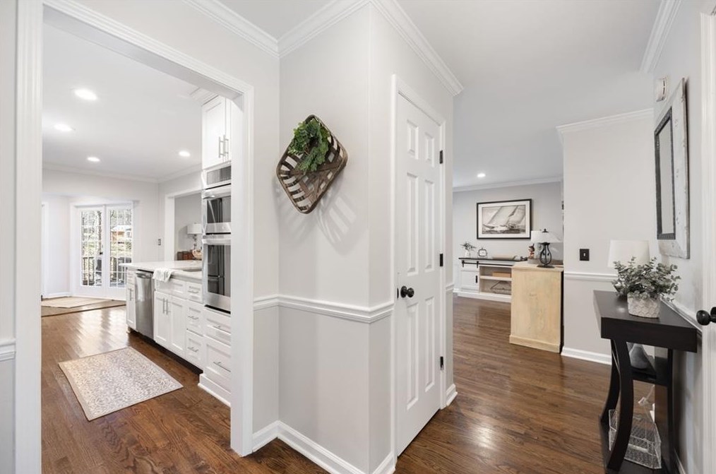 154 Cold Creek Dr, Alpharetta, GA 30009