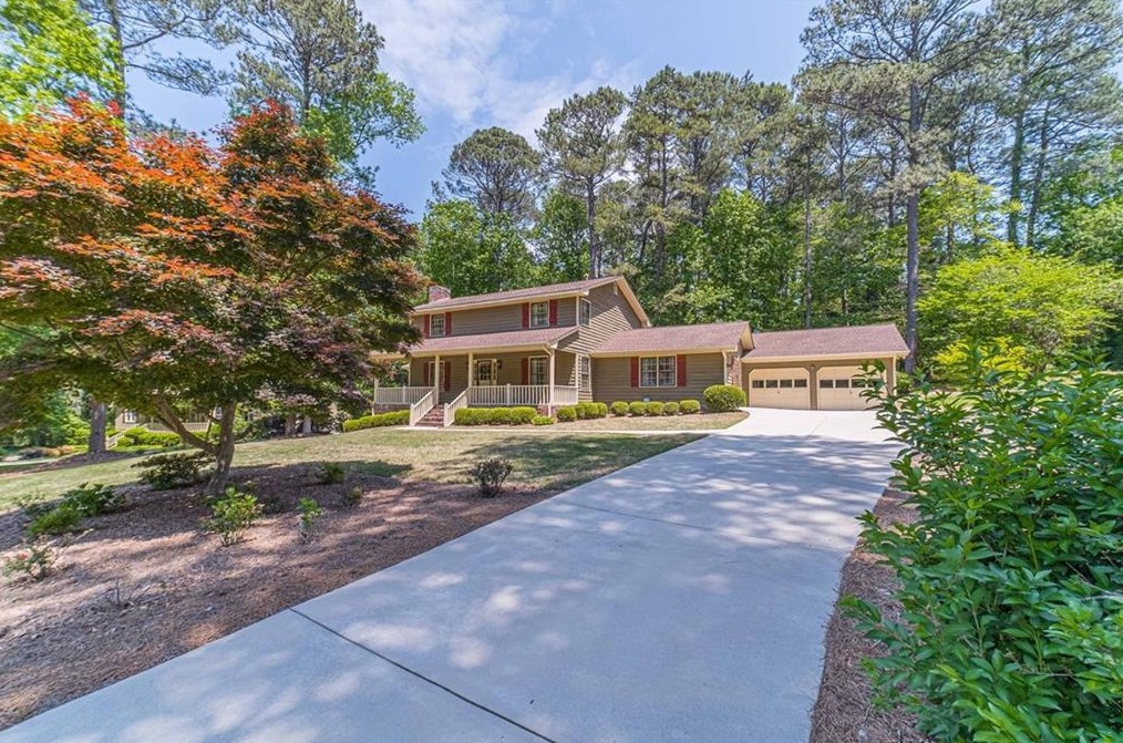 2249 Valley Creek Cir, Lithonia, GA 30078-2532