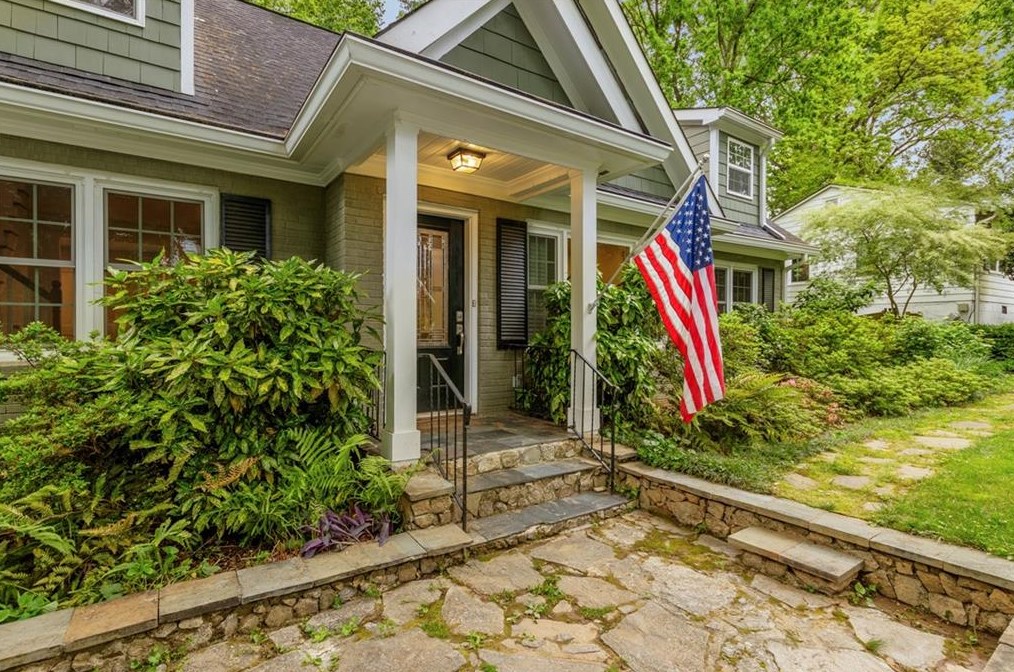 1716 Bridgeport Dr, Atlanta GA  30329-2532 exterior