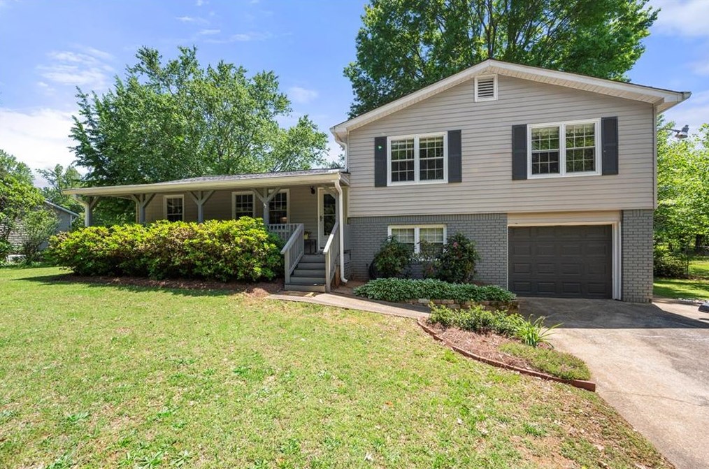304 Westover Dr, Holly Springs, GA 30188-1812