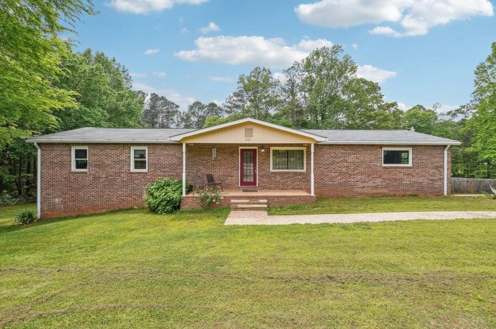 667 Stagecoach Rd, Stockbridge, GA 30281