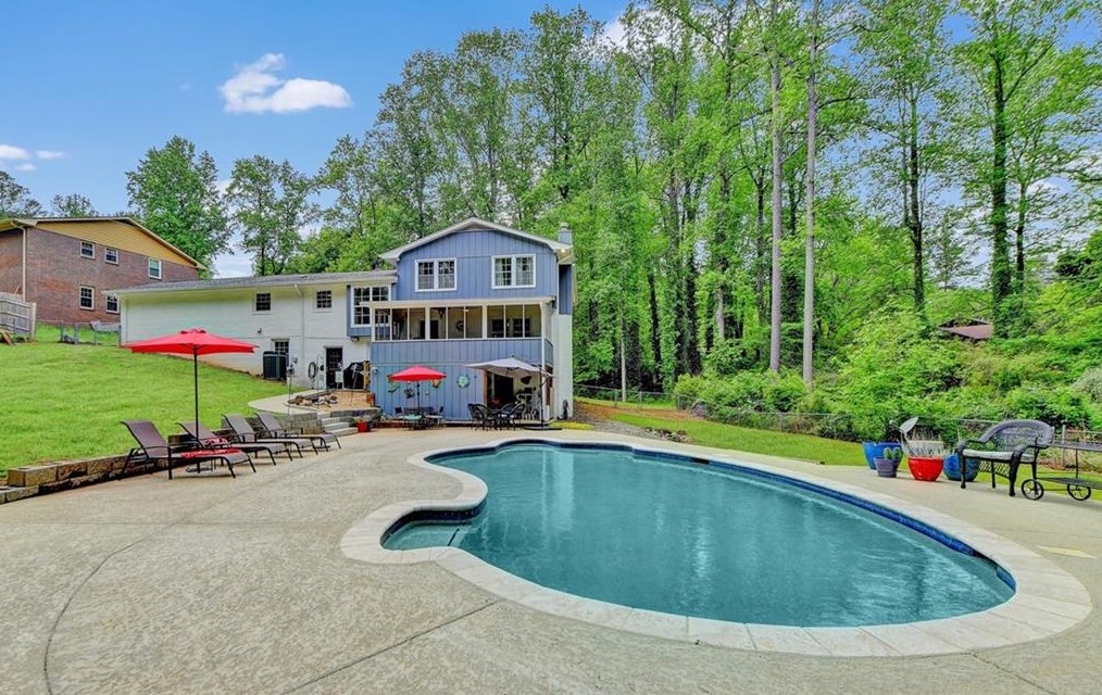1472 Ridgewood Dr, Lilburn, GA 30047-5543