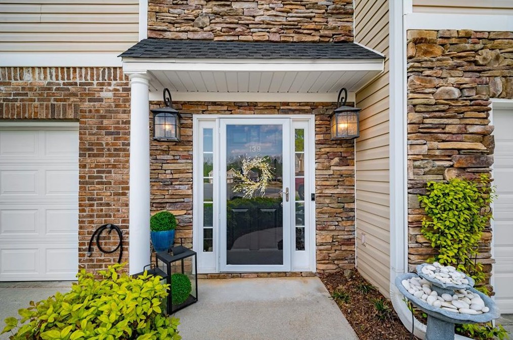139 Creekwood Dr, Holly Springs, GA 30188-3795