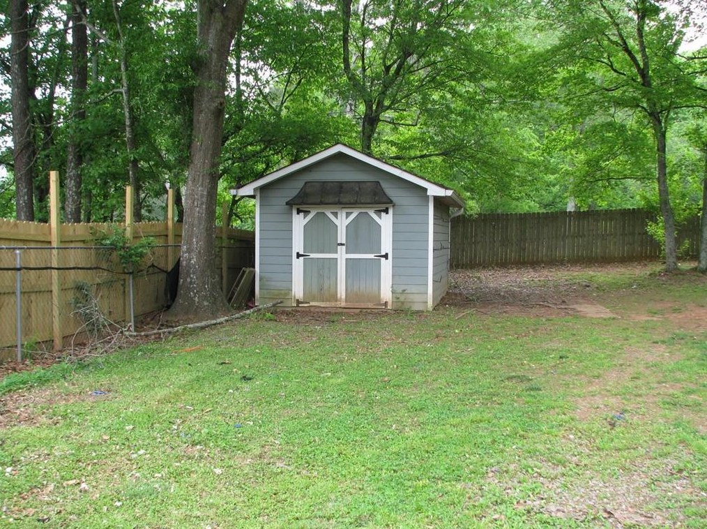 1109 Chesterwick Trce, Holly Springs GA  30115-4110 exterior