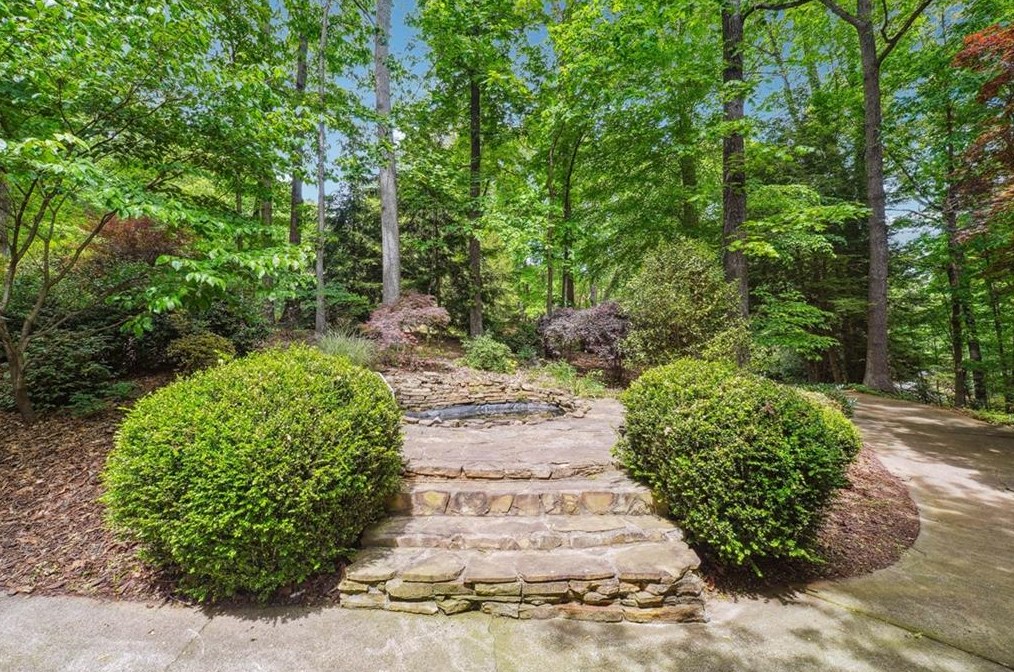 5231 Hermitage Dr, Powder Springs, GA 30127-4355