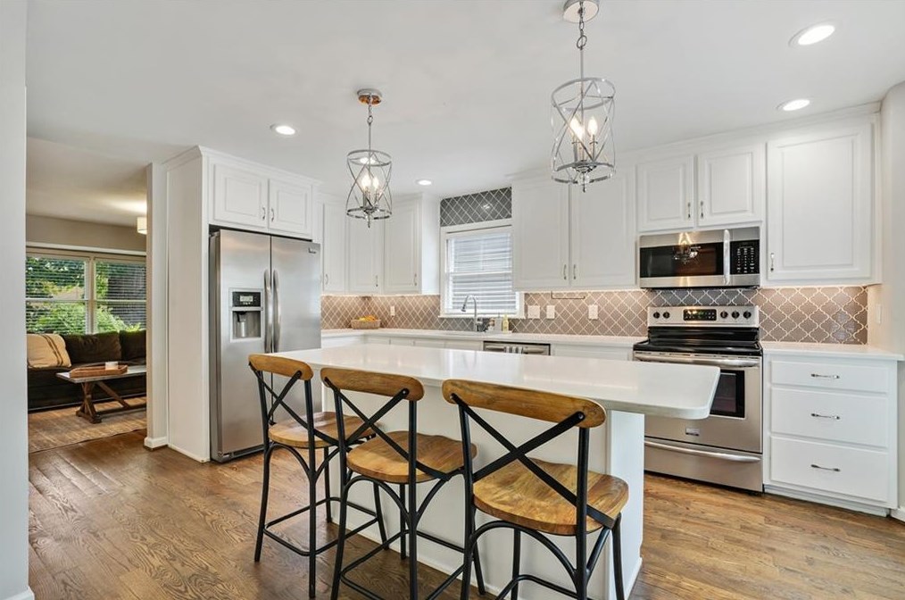 1061 Capital Club Cir, Atlanta GA  30319-2662 exterior
