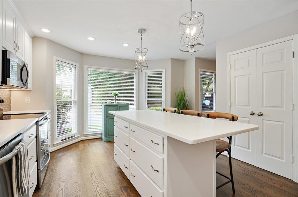 1061 Capital Club Cir, Atlanta GA  30319-2662 exterior