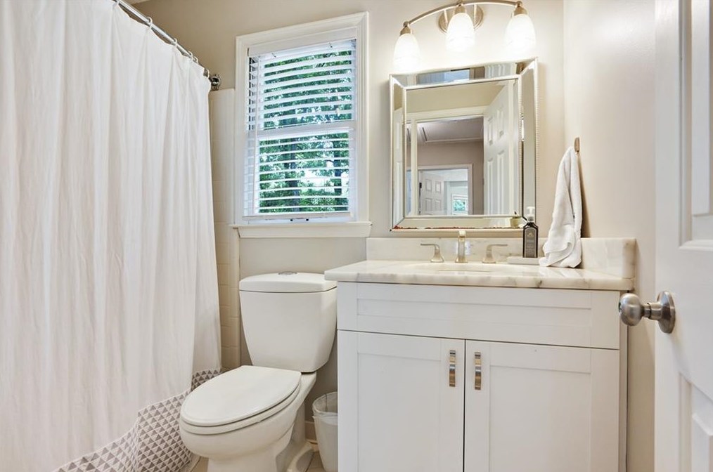 1061 Capital Club Cir, Atlanta GA  30319-2662 exterior