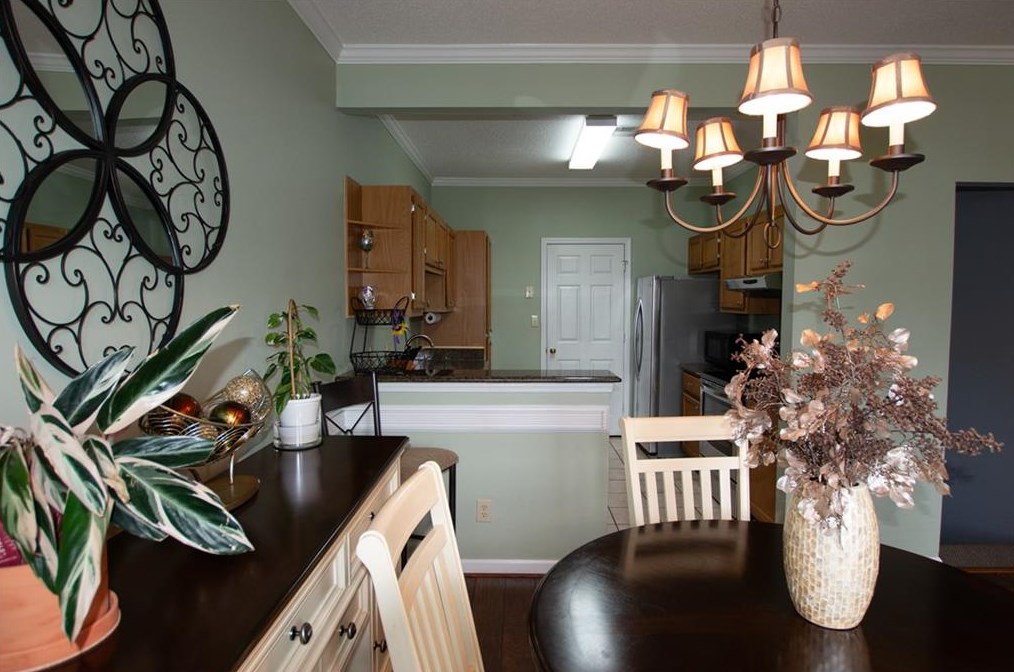 105 Vinings Forest Cir, Smyrna, GA 30080-3918