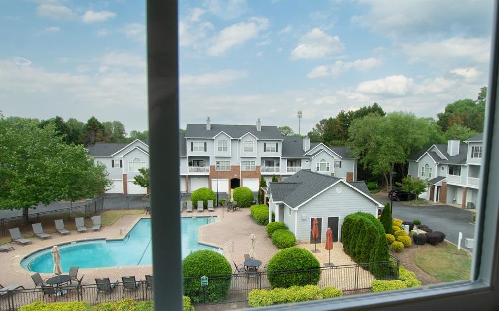 105 Vinings Frst Cir, Smyrna GA 30080-3918 exterior