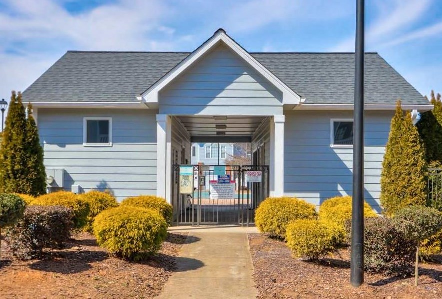 105 Vinings Frst Cir, Smyrna GA 30080-3918 exterior