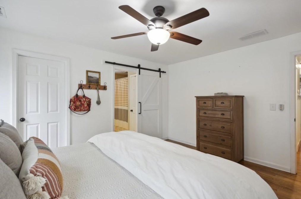 2726 Eastfield Rd, Smyrna GA  30080-3402 exterior