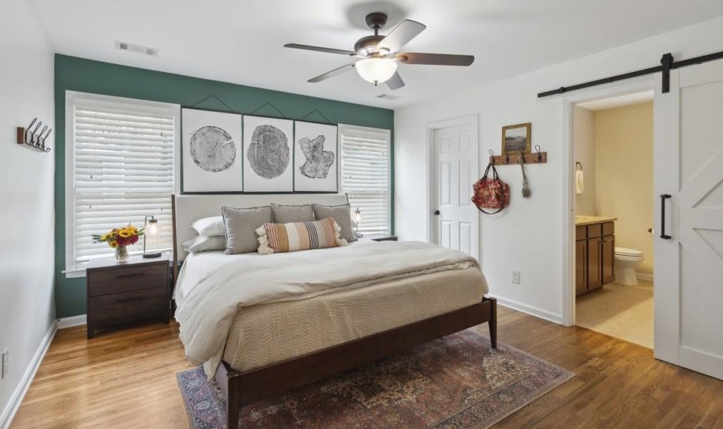 2726 Eastfield Rd, Smyrna GA  30080-3402 exterior