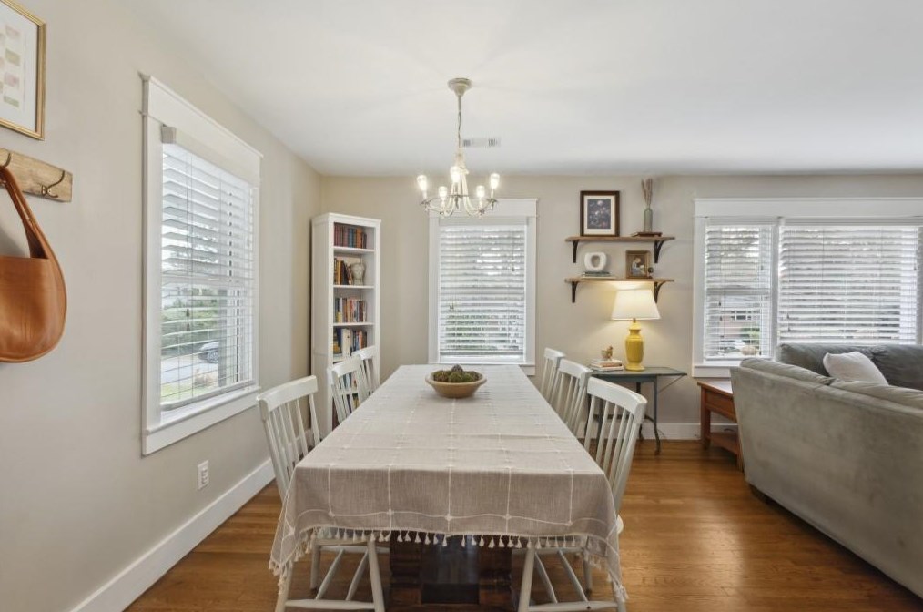 2726 Eastfield Rd, Smyrna GA  30080-3402 exterior