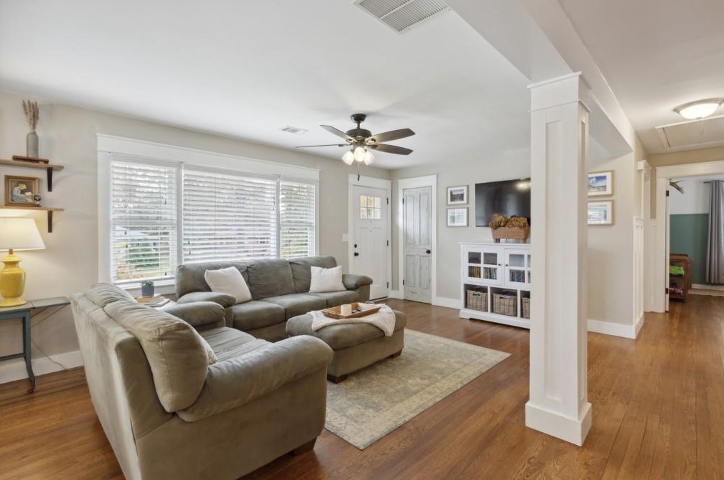 2726 Eastfield Rd, Smyrna GA  30080-3402 exterior