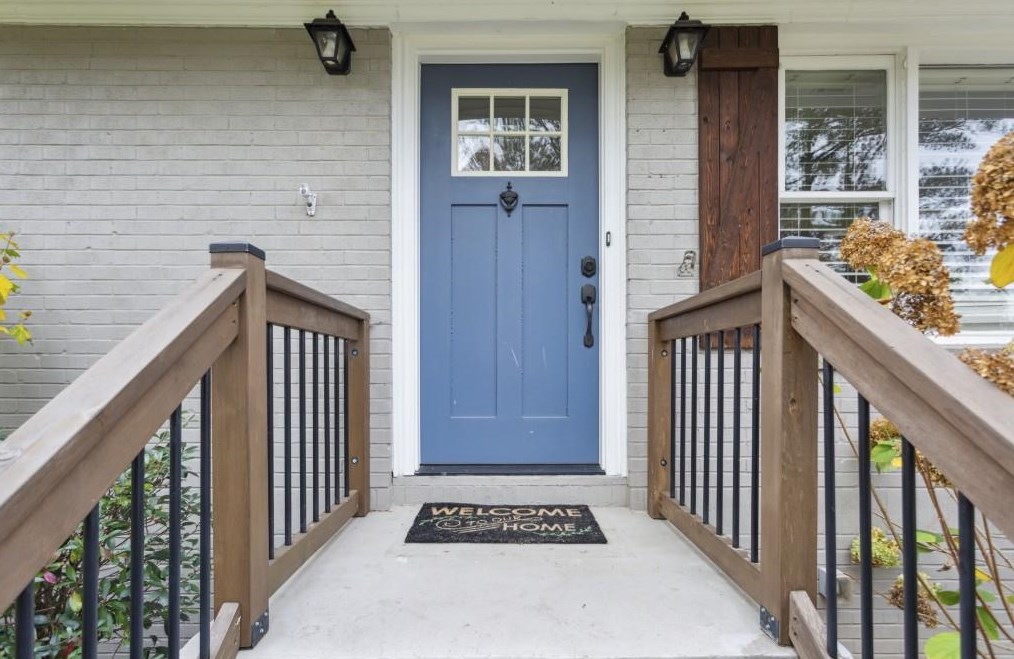 2726 Eastfield Rd, Smyrna GA  30080-3402 exterior