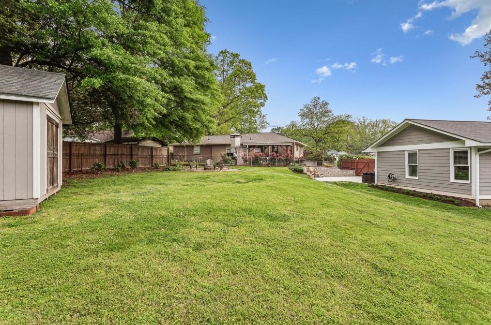 2726 Eastfield Rd, Smyrna GA  30080-3402 exterior