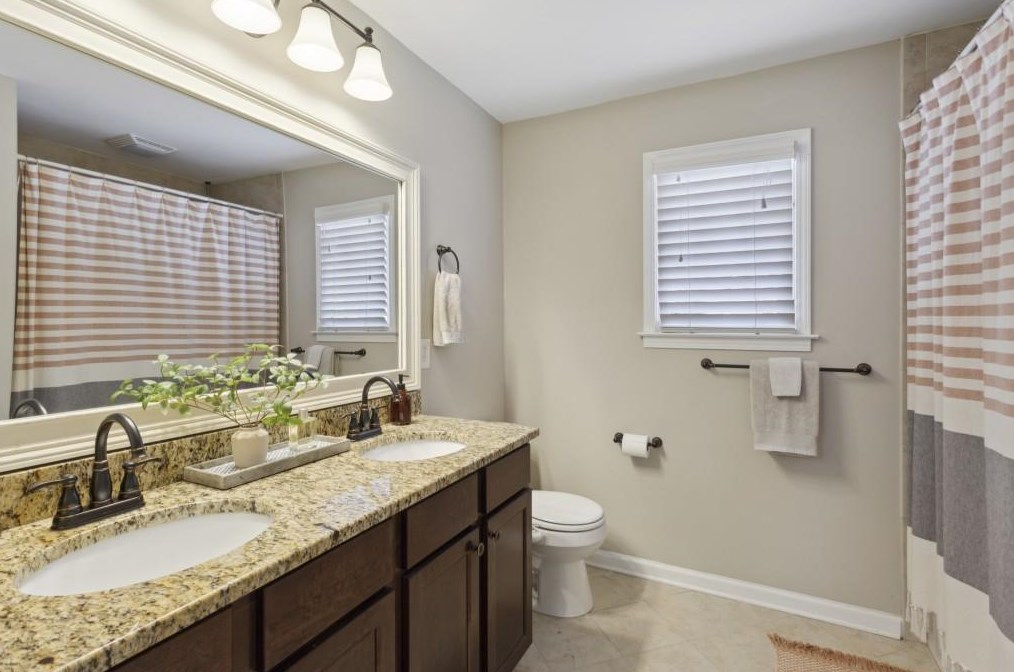 2726 Eastfield Rd, Smyrna GA  30080-3402 exterior